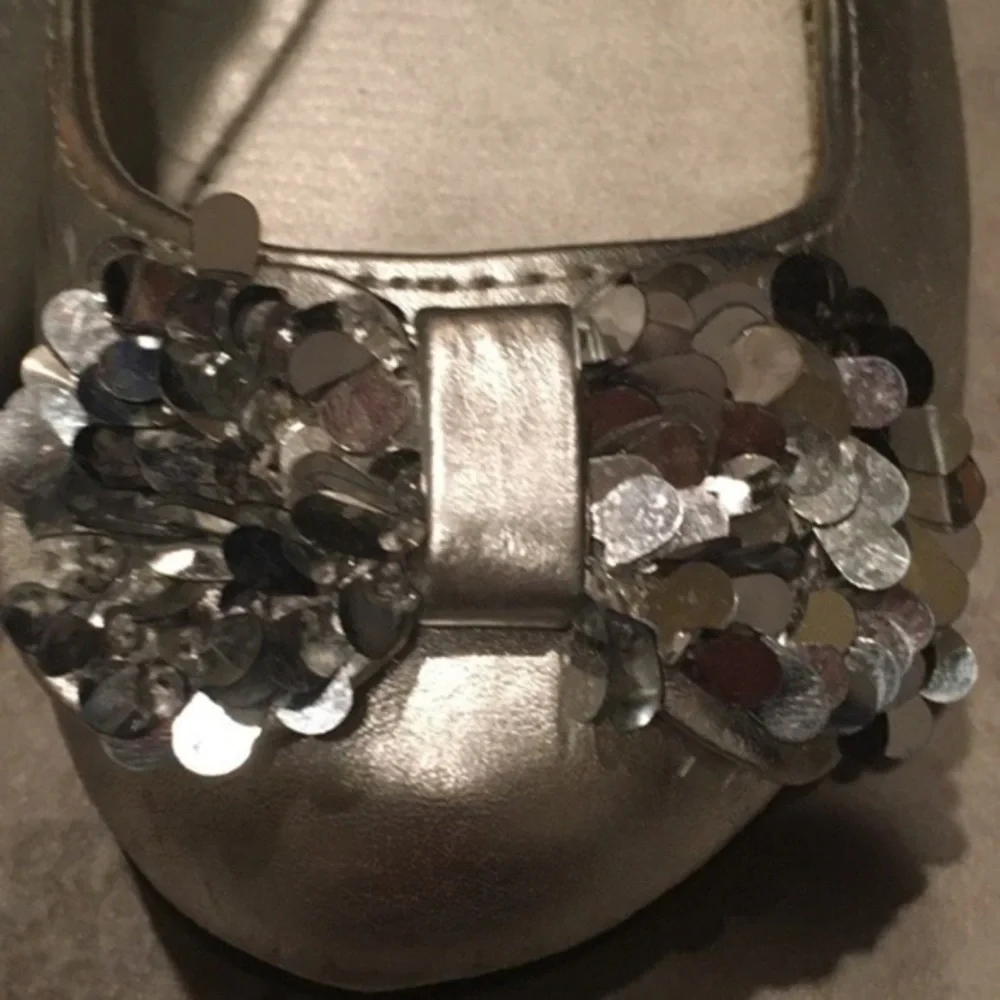 Steve Madden  Girls size 13 silver sequin bow shoes